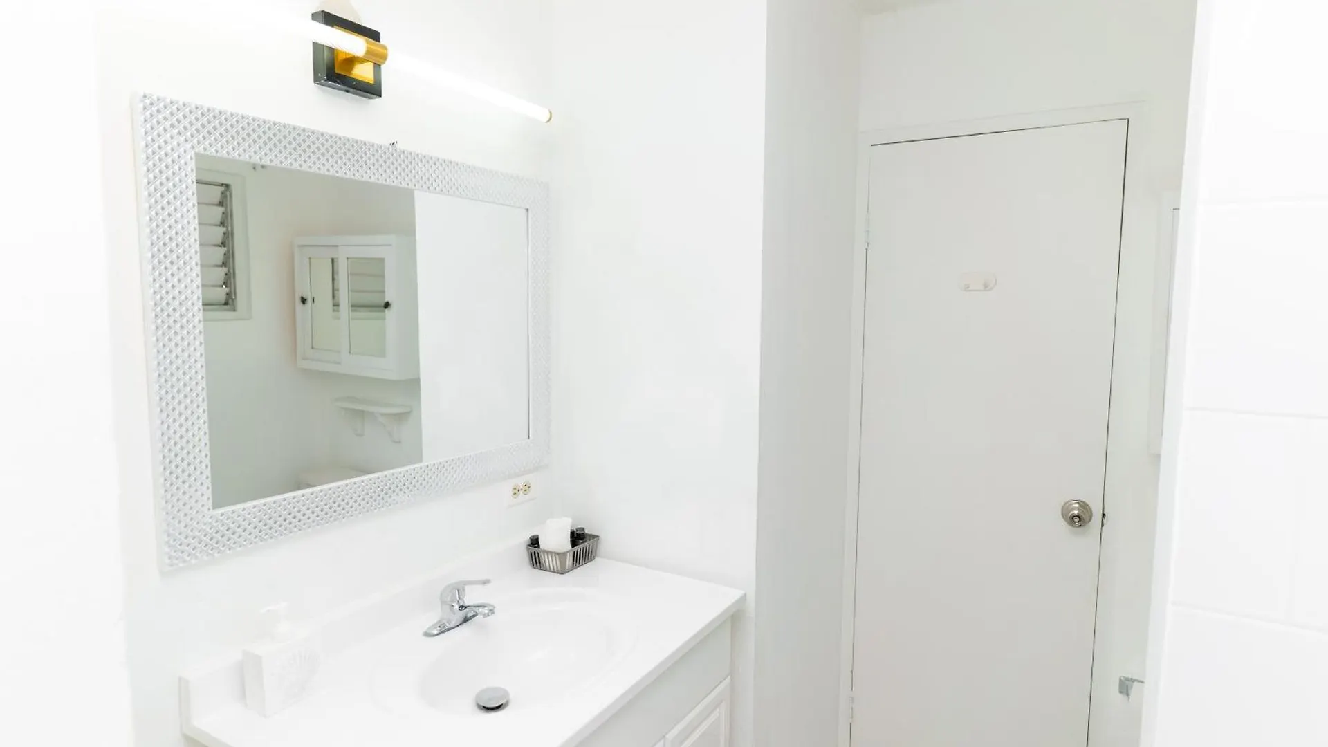 Dejai On The Bay Apartment Montego Bay